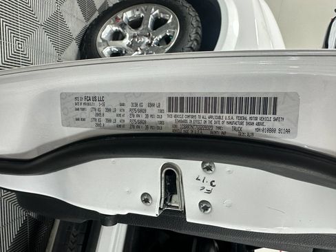 Used 2016 RAM 1500 Laramie AWD/4WD image 33