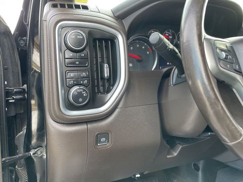 Used 2022 Chevrolet Silverado 2500 LT w/ Convenience Package image 9