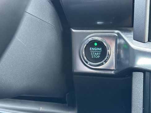 Used 2023 Ford F150 Lariat w/ Equipment Group 502A High image 22