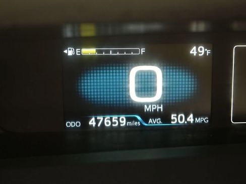 Used 2022 Toyota Prius LE image 23