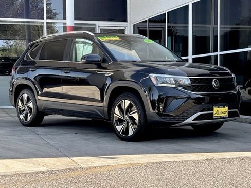 Used 2024 Volkswagen Taos SE AWD/4WD image 34