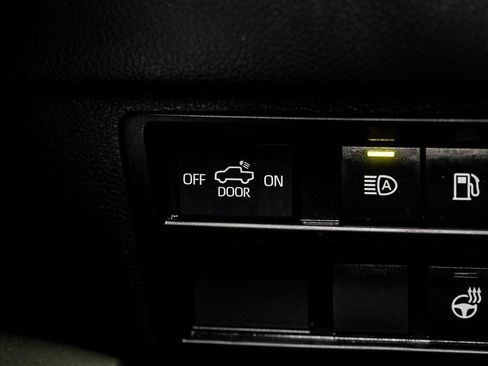 Used 2024 Toyota Tundra Limited AWD/4WD image 36