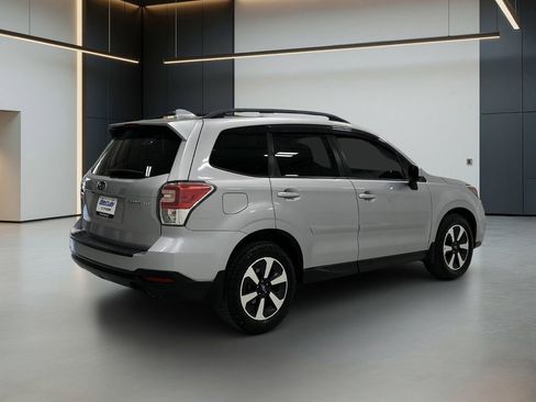 Used 2018 Subaru Forester 2.5i Premium w/ Protection Package #1 AWD/4WD image 6