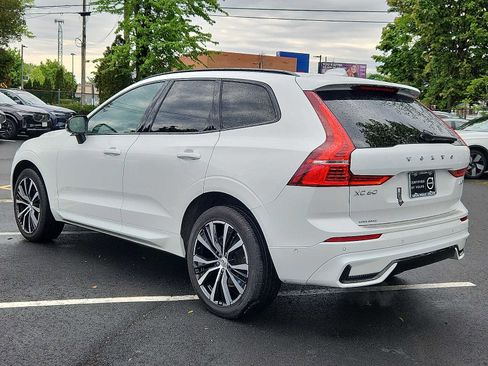 Certified 2024 Volvo XC60 B5 Plus w/ Protection Package Premier AWD/4WD image 4