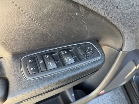 Used 2018 Dodge Charger SXT Plus w/ Blacktop Package image 29