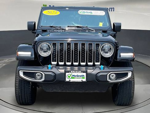 Used 2023 Jeep Wrangler Unlimited Sahara w/ Dual Top Group AWD/4WD image 2