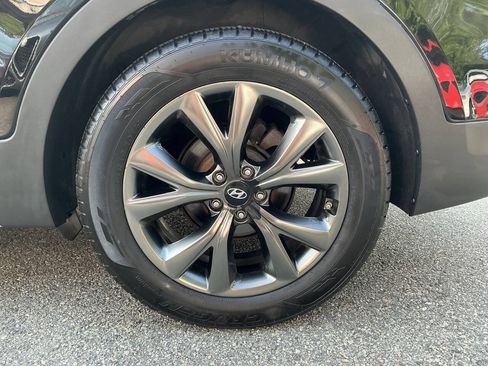 Used 2017 Hyundai Santa Fe Sport w/ 2.0T Ultimate Tech Package 05 AWD/4WD image 11