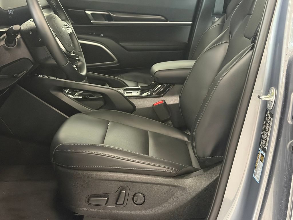 Used 2025 Kia Telluride S AWD/4WD image 12