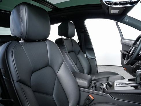 New 2026 Porsche Macan image 22