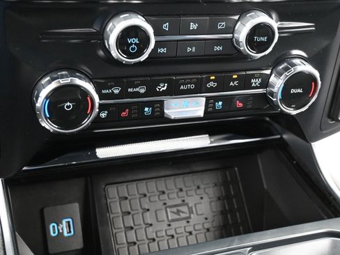 Used 2024 Ford F150 Platinum w/ Equipment Group 702A High AWD/4WD image 19