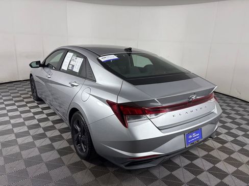 Used 2021 Hyundai Elantra SEL image 5