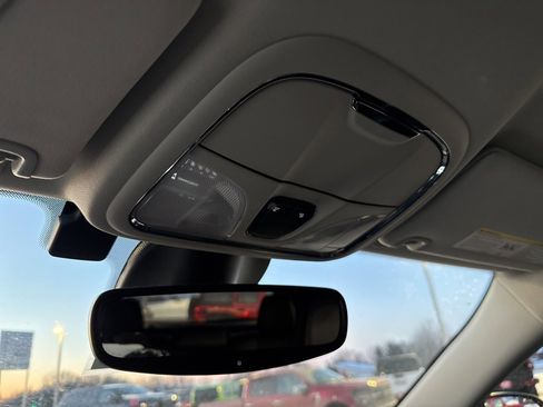 Used 2022 Jeep Cherokee Trailhawk w/ Comfort/Convenience Group image 22