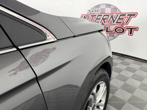 Used 2018 Ford Edge Titanium w/ Ford Safe & Smart Package FWD image 30