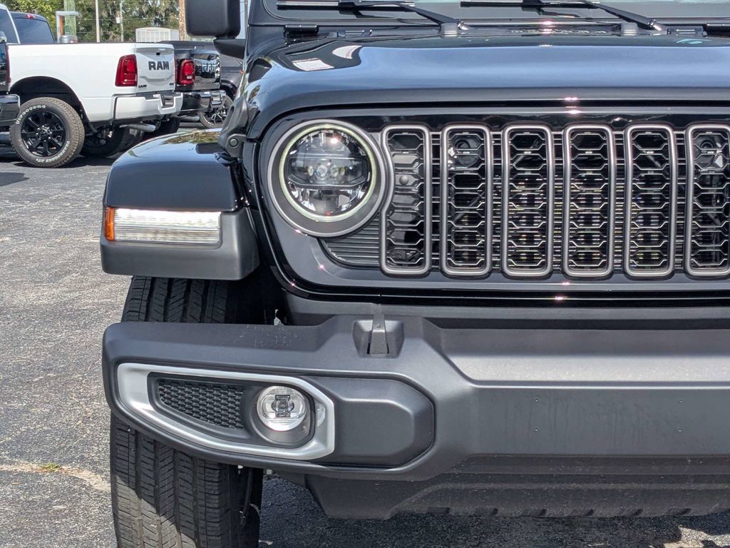 New 2026 Jeep Gladiator Sport AWD/4WD image 10