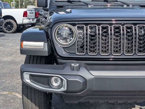 New 2026 Jeep Gladiator Sport AWD/4WD image 10
