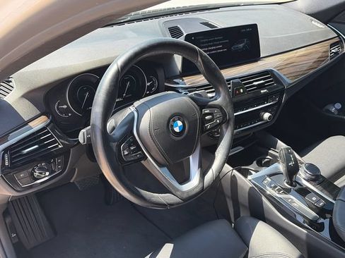 Used 2018 BMW 530e RWD image 15