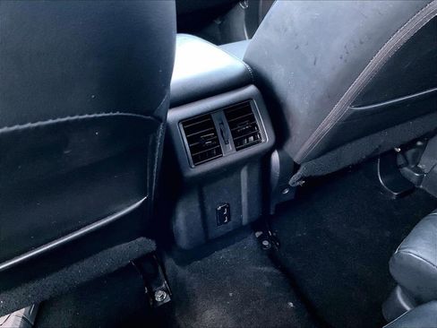 Used 2020 Mitsubishi Outlander SE image 29