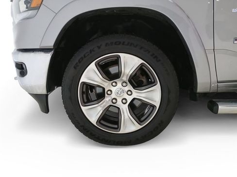 Used 2022 RAM 1500 Laramie AWD/4WD image 9