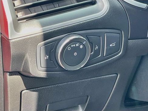 Used 2017 Ford Edge Titanium w/ Technology Package FWD image 10