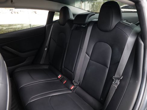 Used 2018 Tesla Model 3 Long Range RWD image 13