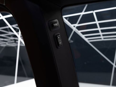 Used 2025 Rolls-Royce Cullinan AWD/4WD image 56