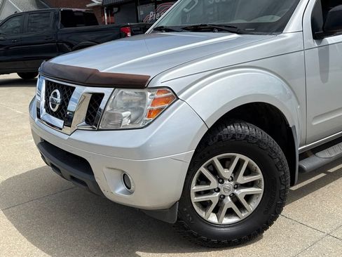 Used 2014 Nissan Frontier SV w/ SV Value Truck Package AWD/4WD image 19