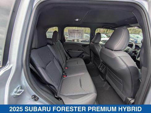 Used 2025 Subaru Forester Premium AWD/4WD image 35