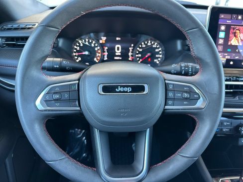 Used 2025 Jeep Compass Trailhawk AWD/4WD image 22
