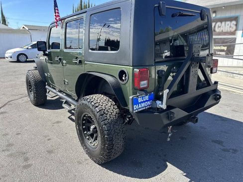 Used 2008 Jeep Wrangler Unlimited Rubicon w/ Dual Top Group AWD/4WD image 4