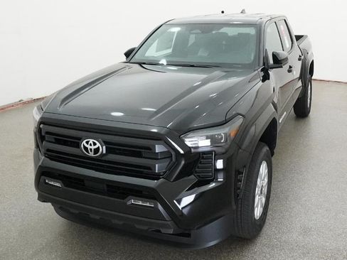 Used 2026 Toyota Tacoma SR5 AWD/4WD image 3