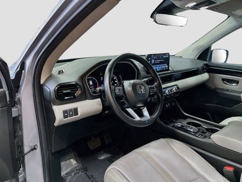 Used 2024 Honda Pilot Touring image 9
