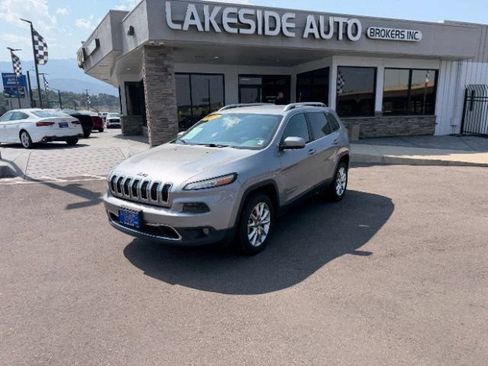 Used 2016 Jeep Cherokee Limited AWD/4WD image 2