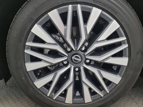 Used 2024 Nissan Altima 2.5 SV FWD image 31