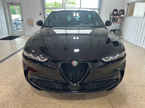 Used 2024 Alfa Romeo Tonale Veloce w/ Premium Interior Package AWD/4WD image 17