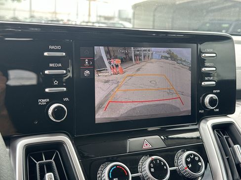 Used 2023 Kia Sorento LX image 22