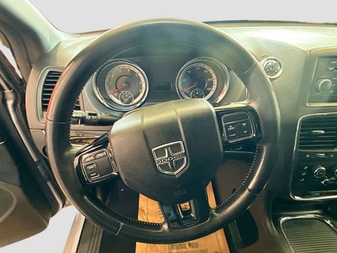 Used 2015 Dodge Grand Caravan SXT image 12