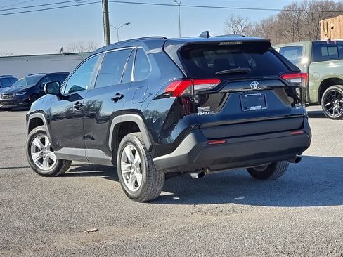 Used 2021 Toyota RAV4 XLE w/ Convenience Package image 5