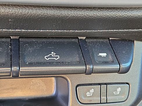 Used 2015 GMC Canyon SLT image 26