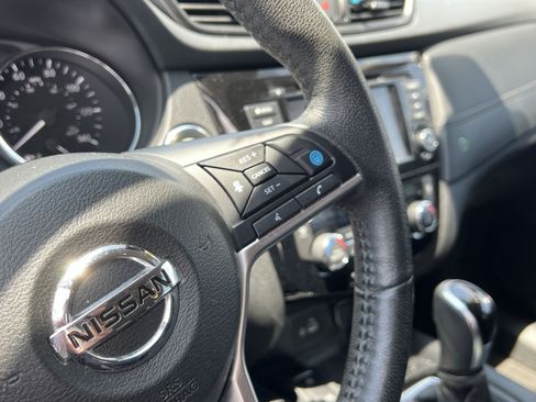 Used 2020 Nissan Rogue SL w/ Premium Package AWD/4WD image 29