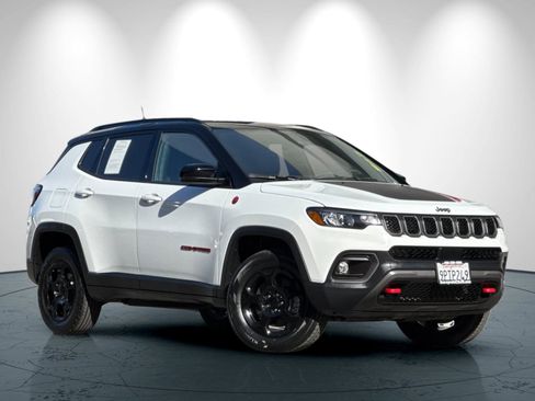 Certified 2023 Jeep Compass Trailhawk image 3