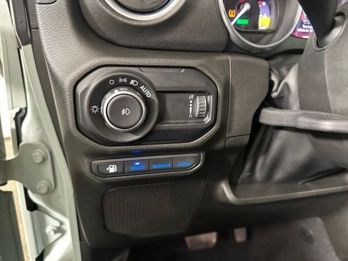 Used 2023 Jeep Wrangler Unlimited Sahara w/ Cold Weather Group image 19