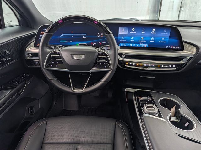 Used 2023 Cadillac Lyriq 2WD image 23