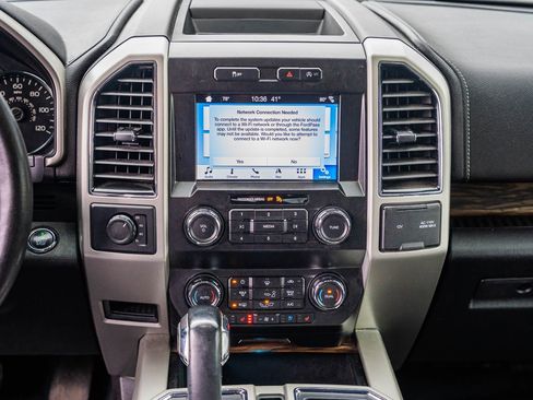 Certified 2019 Ford F150 Lariat image 28