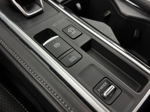 Used 2025 Nissan Pathfinder SV FWD image 15