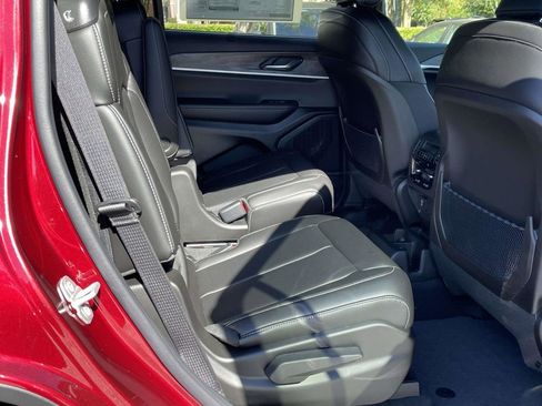 New 2025 Jeep Grand Cherokee L Limited AWD/4WD image 32