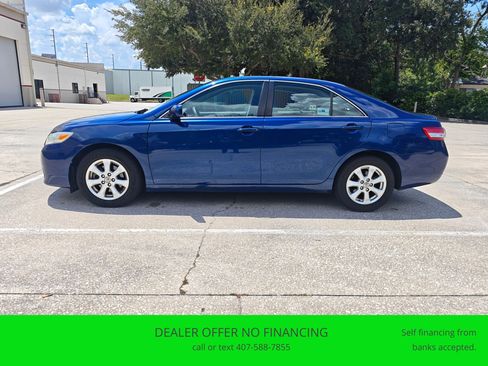 Used 2011 Toyota Camry LE w/ LE Extra-Value Pkg FWD image 2