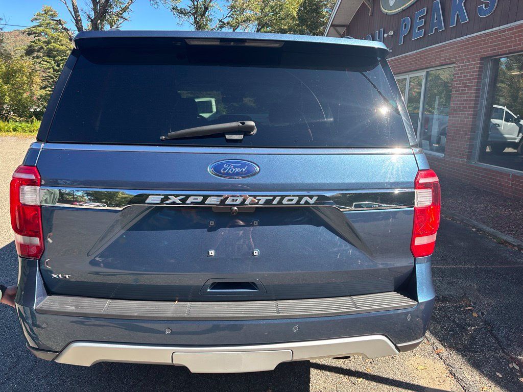 Used 2019 Ford Expedition XLT AWD/4WD image 3