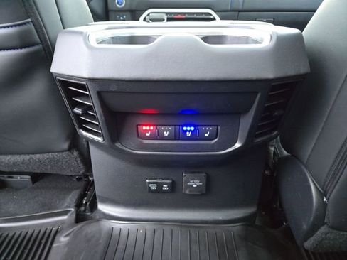 Used 2024 Toyota Tundra Platinum image 33