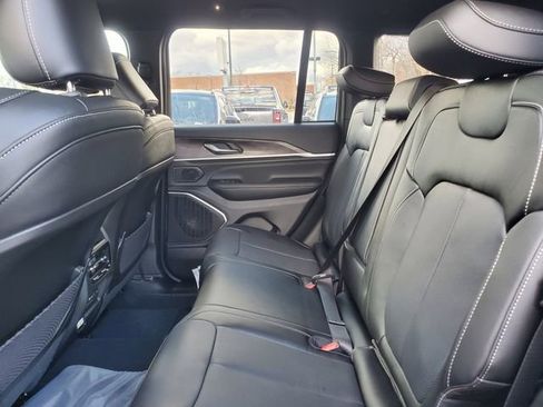 New 2026 Jeep Grand Cherokee Limited AWD/4WD image 15