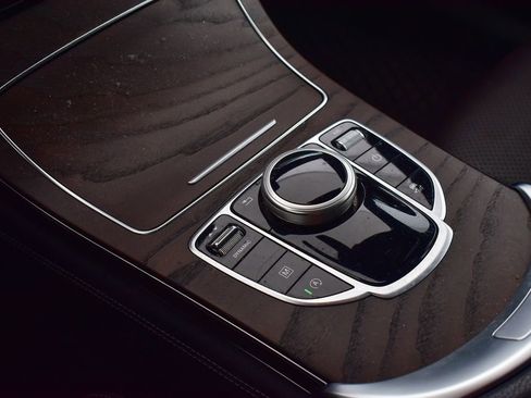 Used 2018 Mercedes-Benz GLC 300 4MATIC image 12